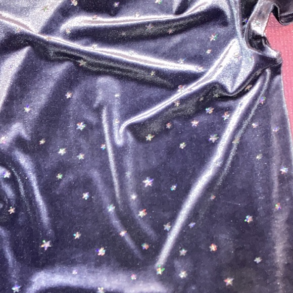 Beautiful velvet girls size 12 dress with shimmering stars - Gap size 12 large - Picture 2 of 3